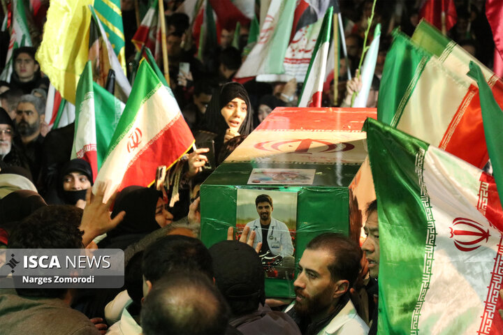 مراسم تشییع و تدفین پیکر شهید «حسین عشقی» از شهدای جنگ تحمیلی سوم در مشهد