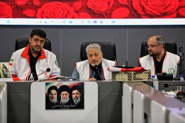 امدادگران هلالاحمر در قلههای رفیع ایثار و شجاعت قرار دارند امدادگران هلالاحمر در قلههای رفیع ایثار و شجاعت قرار دارند