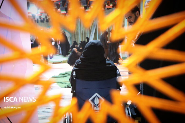 برگزاری آیین اربعین شهدای حادثه تروریستی میناب و رهبر فقید انقلاب در گلزار شهدای میناب