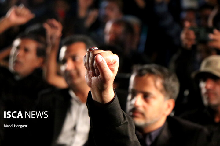 برگزاری آیین اربعین شهدای حادثه تروریستی میناب و رهبر فقید انقلاب در گلزار شهدای میناب