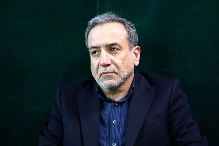 عراقچی: ایران با بیاعتمادی کامل به مذاکرات وارد میشود عراقچی: ایران با بیاعتمادی کامل به مذاکرات وارد میشود