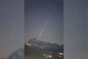 عکس روز ناسا و نمایش آسمانی یک دنباله‌دار 