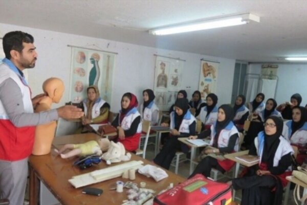 برگزاری دوره های کمک های اولیه برای بیش از هزار داوطلب سلامت در مناطق تحت پوشش دانشگاه علوم پزشکی 