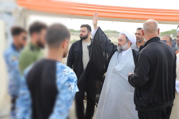 بازدید نماینده ولی فقیه سیستان و بلوچستان از خطوط مقدم نبرد در جنوب استان