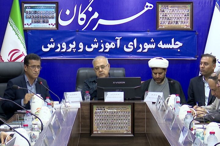 آموزش ترکیبی دانش‌آموزان در مدارس هرمزگان ادامه دارد