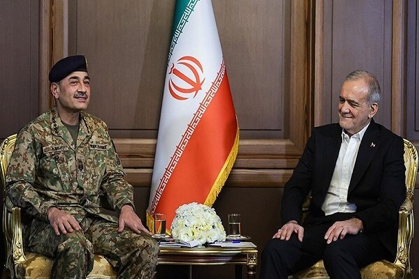 بیانیه ارتش پاکستان پس از پایان سفر ۳ روزه فرمانده ارتش به ایران بیانیه ارتش پاکستان پس از پایان سفر ۳ روزه فرمانده ارتش به ایران