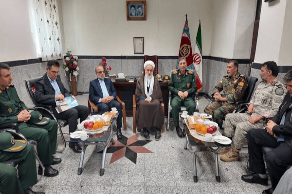 ارتش و سپاه ۲ بال توانمند دفاع از کشورند