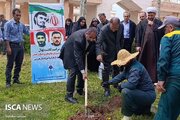 برگزاری مراسم کاشت نهال در گرامیداشت یاد و خاطره شهدای جنگ رمضان در دانشگاه آزاد قزوین
