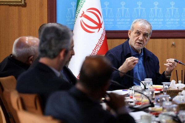 پزشکیان: دولت باید در صرفهجویی پیشگام باشد پزشکیان: دولت باید در صرفهجویی پیشگام باشد