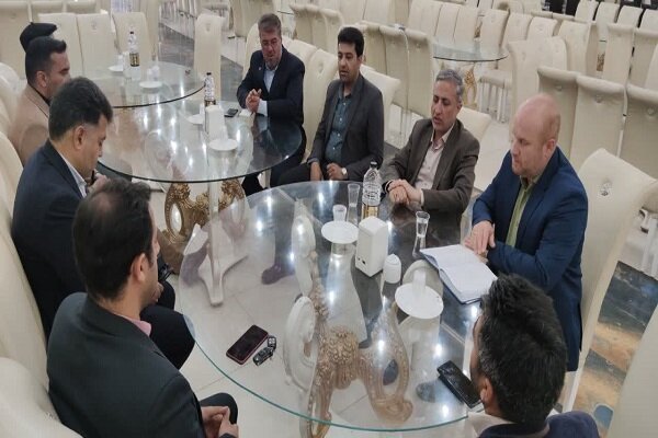 نشست بخشدار و دهیاران بخش مرکزی با فرماندار شهرستان ویژه نجف‌آباد برگزار شد