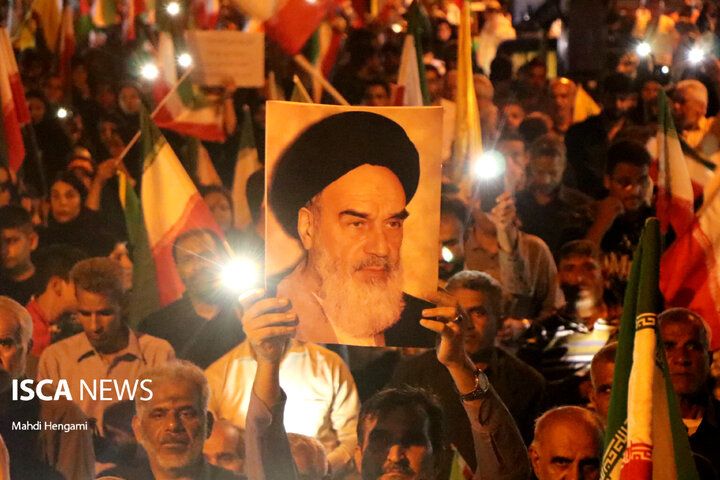 طنین بیعت در کوچه پس‌کوچه‌های طلابند