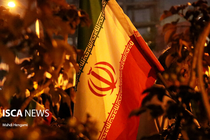 طنین بیعت در کوچه پس‌کوچه‌های طلابند