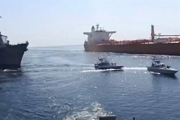 هلال احمر تعرض به شناور حامل اقلام بیماران دیالیزی را محکوم کرد هلال احمر تعرض به شناور حامل اقلام بیماران دیالیزی را محکوم کرد