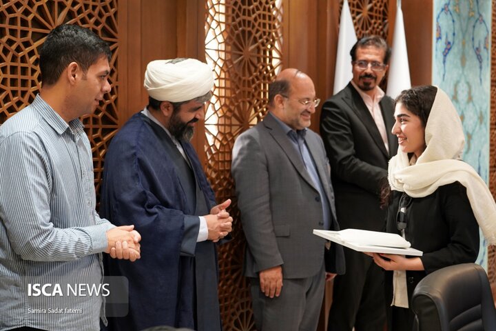 مراسم تجلیل ایسکانیوز