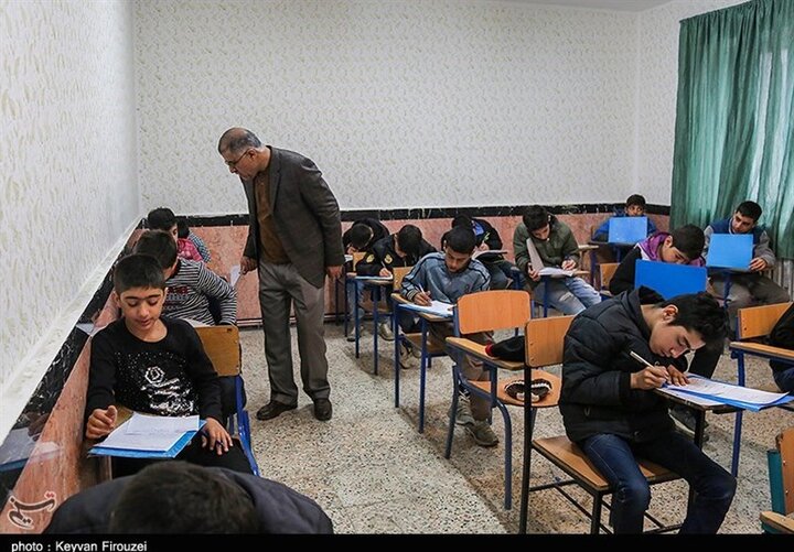 امتحانات نهایی دانش‌آموزان با فاصله ۱۵ روز بعد از صدور مجوز برگزار می‌شود