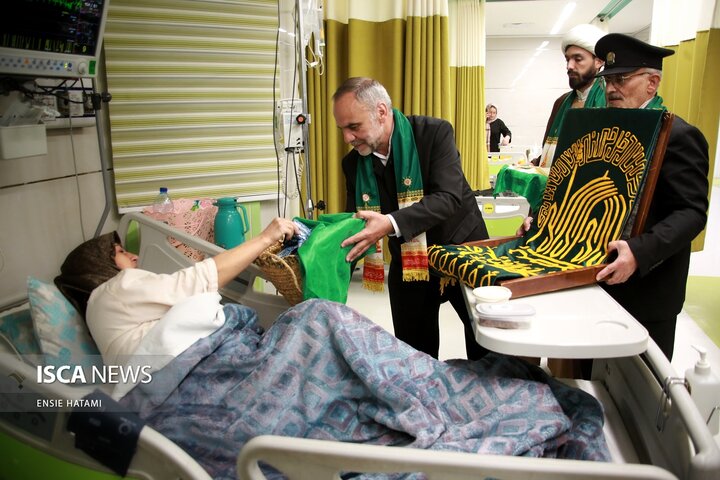 زیر سایه خورشید