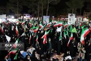 از روایت‌گری شهدا تا جشن کرامت؛ برپایی موکب فرهنگی دانشگاه آزاد اسلامی واحد نجف‌آباد در میدان باغملی