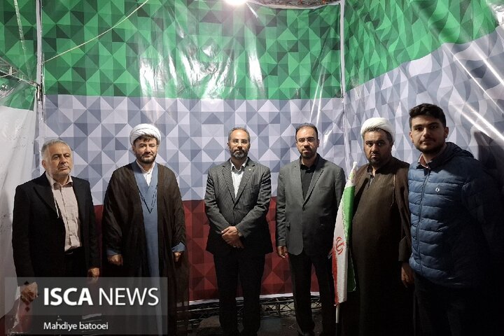 بازدید هیئت‌رئیسه دانشگاه آزاد اسلامی قزوین از موکب خودجوش دانشجویان انقلابی در حاشیه میدان جانبازان