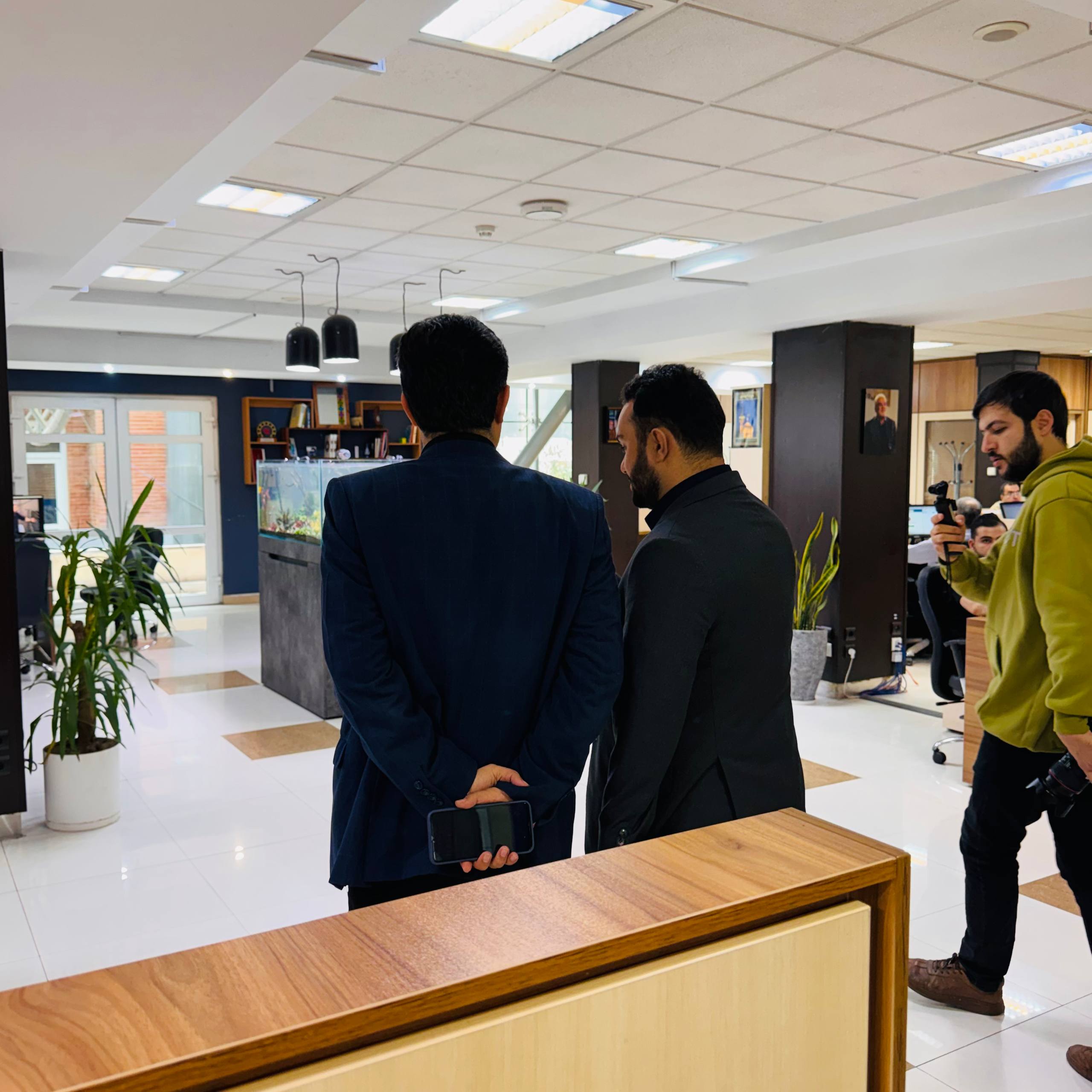 هم‌افزایی نخبگان و اصحاب رسانه؛ روایت بازدید رئیس واحد تهران غرب از نبض خبرگزاری ایسکانیوز