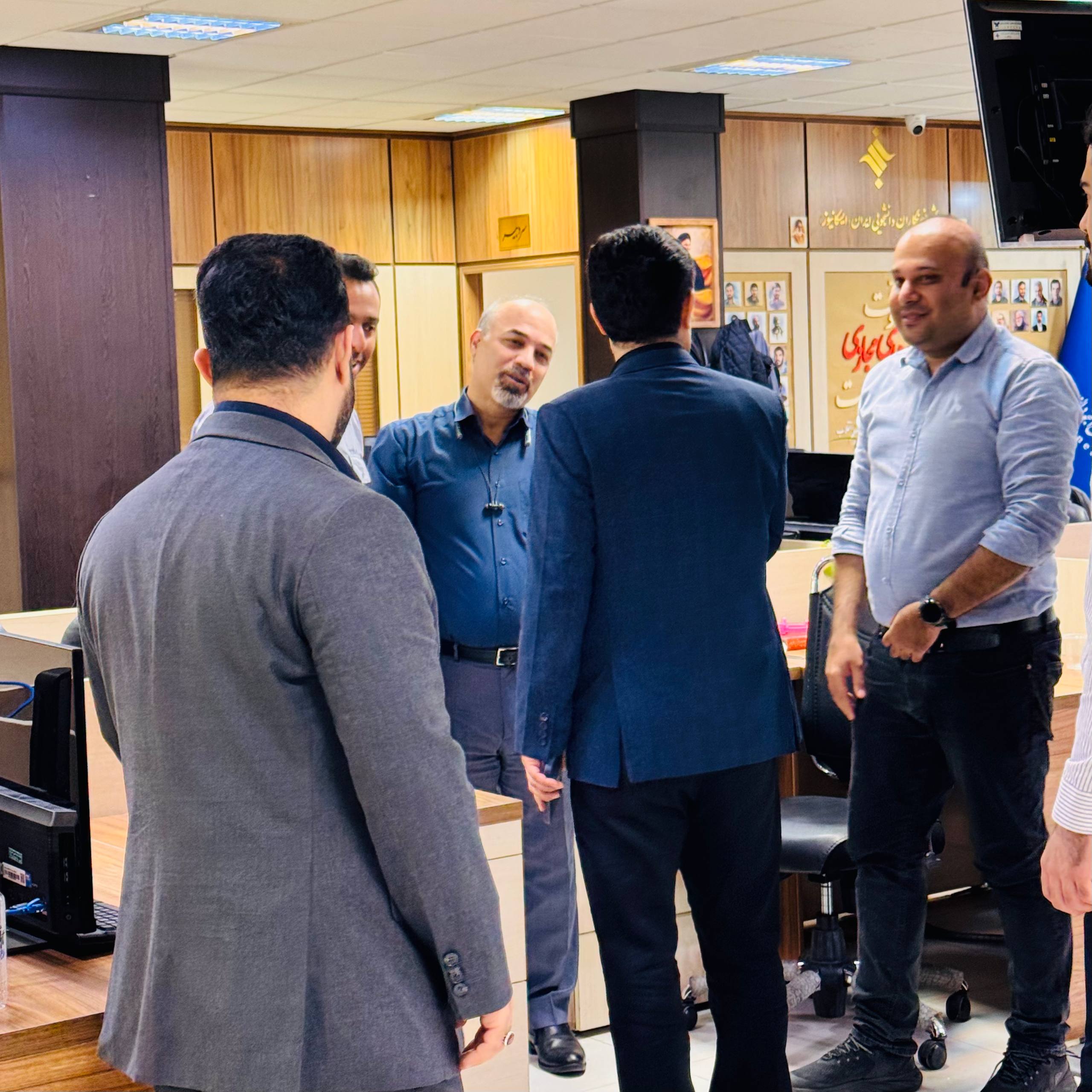 همافزایی نخبگان و اصحاب رسانه؛ روایت بازدید رئیس واحد تهران غرب از نبض خبرگزاری ایسکانیوز