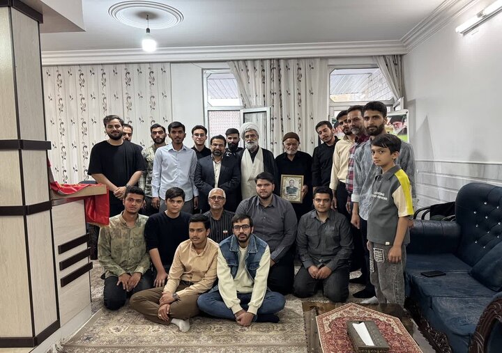 دیدار با خانواده شهید مدافع وطن سردار پاسدار روح‌الله کوچی در کاشان