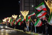 خیابان‌ها آذین و متبرک به پرچم سه رنگ کشور