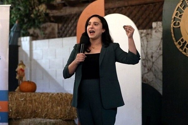 یاسمین انصاری خواستار استیضاح وزیر جنگ آمریکا شد