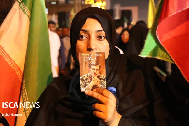 طنین بیعت با «امام جدید» در سوگ «امام شهید»؛ تجلی وفاداری مردم بندرعباس در چهارراه اتوبوسرانی