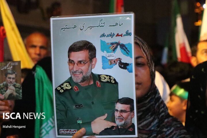 طنین بیعت با «امام جدید» در سوگ «امام شهید»؛ تجلی وفاداری مردم بندرعباس در چهارراه اتوبوسرانی