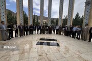 روایت یک عصر معنوی در همدان؛ گل‌ها بر مزار شهدای جنگ ۱۲ روزه نشستند