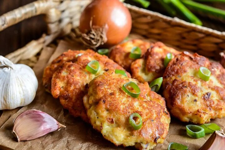 آموزش آشپزی / طرز تهیه کوکوی مرغ پنیری آموزش آشپزی / طرز تهیه کوکوی مرغ پنیری