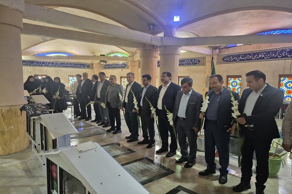 سرپرست جدید دانشگاه آزاد اسلامی بوشهر با آرمانهای شهدا تجدید میثاق کرد