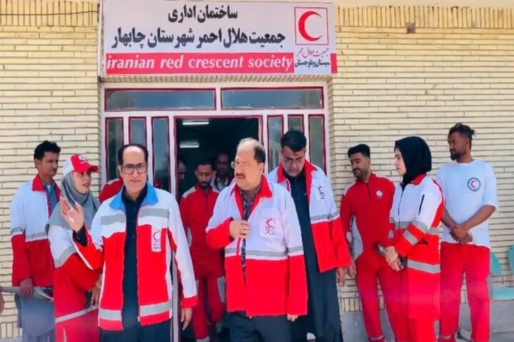 هلالاحمر محور آرامش اجتماعی و نماد ماندگار ایثار در مدیریت بحران است هلالاحمر محور آرامش اجتماعی و نماد ماندگار ایثار در مدیریت بحران است