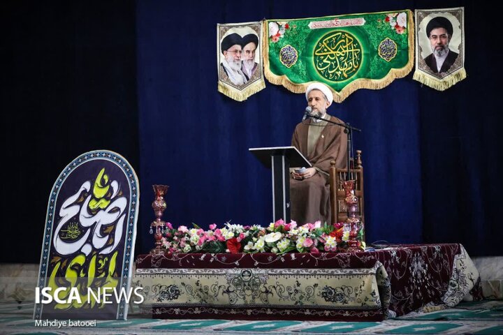 بیتقوایی انسان را از همراهی کامل با معصومین محروم میکند بیتقوایی انسان را از همراهی کامل با معصومین محروم میکند