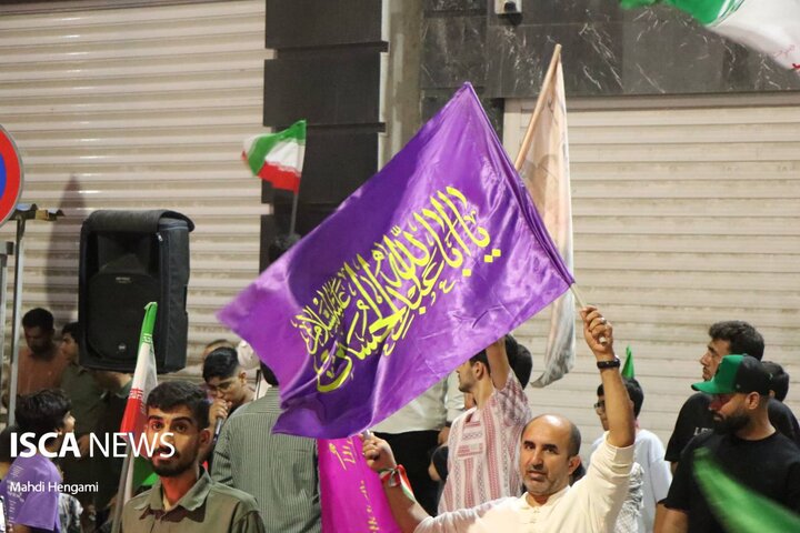 مردم ولایت‌مدار بندرعباس در تجمعی باشکوه تحت عنوان «زیر پرچم»، ضمن سوگواری در پی شهادت حضرت آیت‌الله علی خامنه‌ای، بیعت و وفاداری خود را با حضرت آیت‌الله مجتبی خامنه‌ای به عنوان رهبر جدید انقلاب اعلام