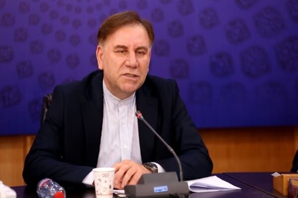 دیدار استاندار بوشهر با وزیر اقتصاد با هدف پیگیری مشکلات فعالان اقتصادی