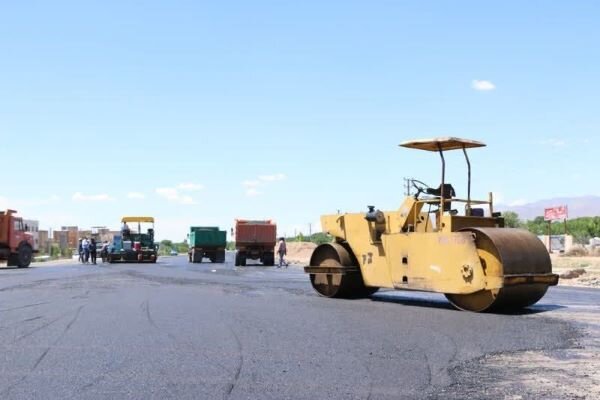 طرح بهسازی و آسفالت معابر روستایی بوشهر در حال اجراست