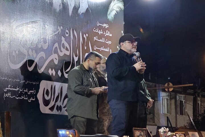 ملت ایران در برابر فشار و تهدید عقبنشینی نخواهد کرد ملت ایران در برابر فشار و تهدید عقبنشینی نخواهد کرد