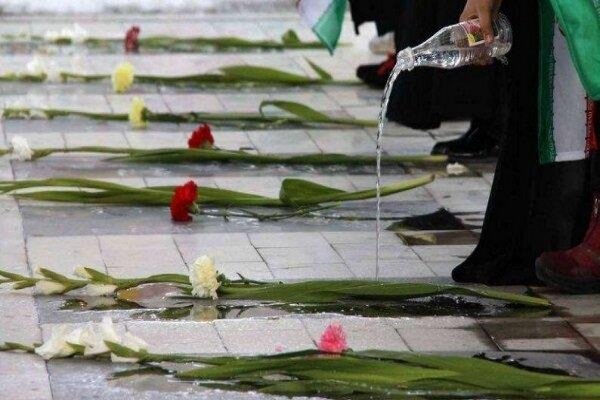 گل‌افشانی گلزار شهدای عشایر به مناسبت هفته بسیج