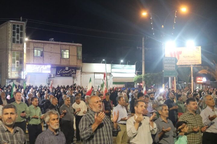 طنین شعار «امت حزبالله» در آببر؛ تأکید امام جمعه طارم بر تقویت همبستگی ملی طنین شعار «امت حزبالله» در آببر؛ تأکید امام جمعه طارم بر تقویت همبستگی ملی