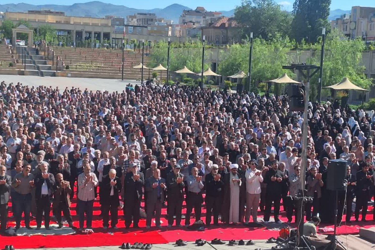 زنجان غرق در عطر ایثار؛ اقامه باشکوه نماز عید قربان در صحن غدیر سبزه‌میدان