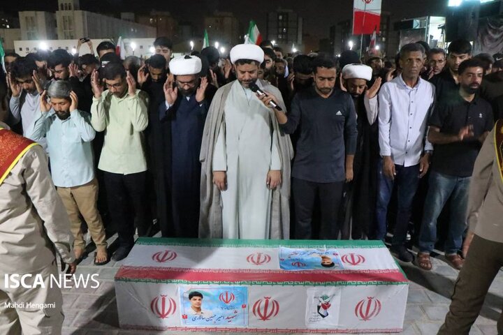 تشییع و تدفین پیکر مطهر شهید امیرحسین سالاری در بندرعباس