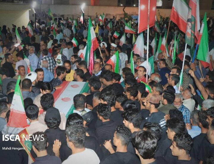 تشییع و تدفین پیکر مطهر شهید امیرحسین سالاری در بندرعباس