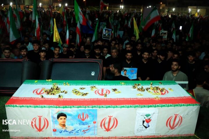 تشییع و تدفین پیکر مطهر شهید امیرحسین سالاری در بندرعباس