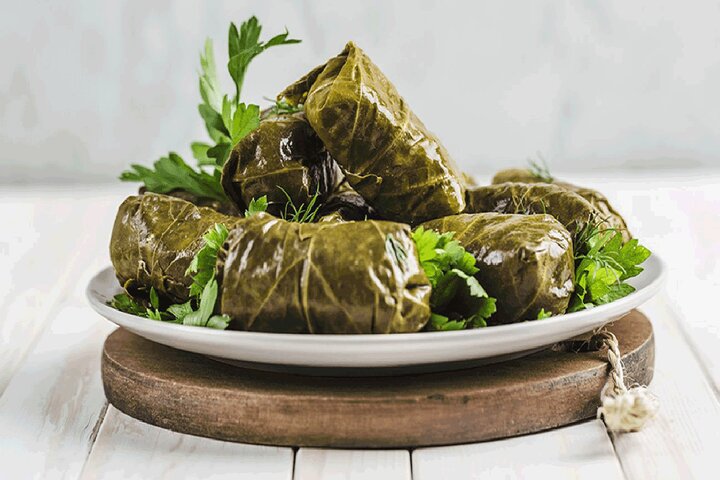 آموزش آشپزی / طرز تهیه دلمه برگ مو آذری با دستور پخت اصلی آموزش آشپزی / طرز تهیه دلمه برگ مو آذری با دستور پخت اصلی