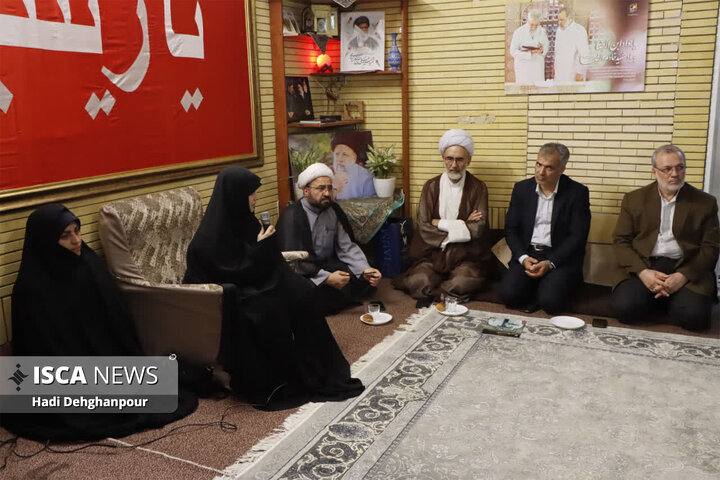 حضور خانواده دانشگاه آزاد اسلامی مشهد در خانه شهید جمهور