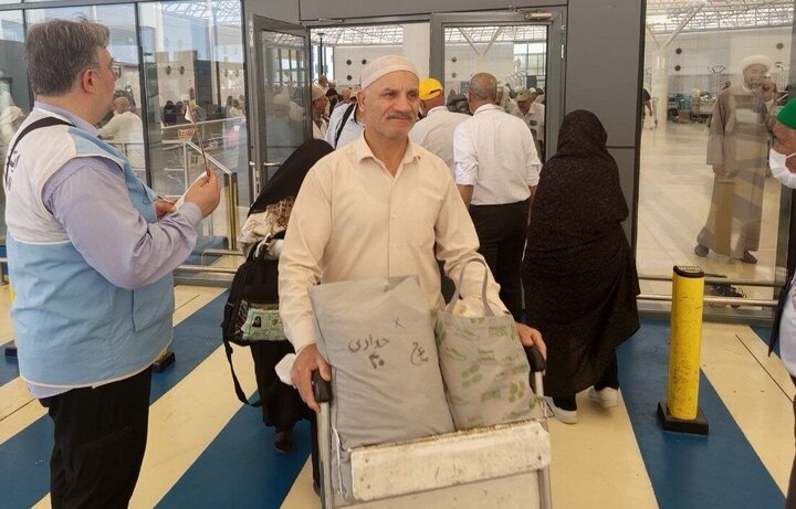 بازگشت بیش از۸۲۰۰ زائر ایرانی به کشور/ همه حجاج تا ۲۴ خرداد باز می گردند بازگشت بیش از۸۲۰۰ زائر ایرانی به کشور/ همه حجاج تا ۲۴ خرداد باز می گردند