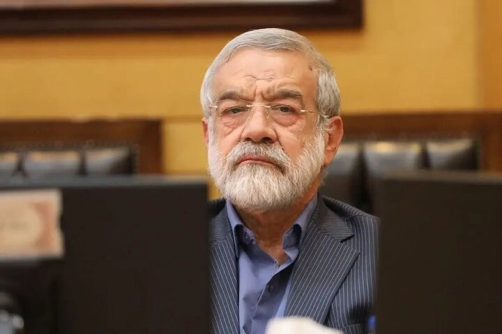خطای محاسباتی مسئولین بی‌توجهی به ملت مقاوم و تکیه به مذاکره است/ تعطیلی مجلس قانونی نیست