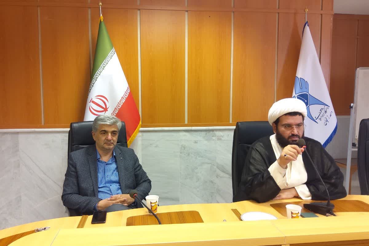 مسئول نهاد رهبری در دانشگاه آزاد زنجان: دشمن بدنبال ایجاد خطای محاسباتی در مسئولان است