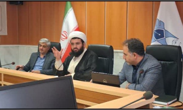 مسئول نهاد رهبری در دانشگاه آزاد زنجان: دشمن بدنبال ایجاد خطای محاسباتی در مسئولان است